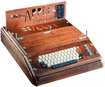 Apple I montado en su caja