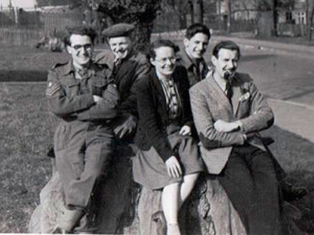 Joan Clarke y el equipo del Hut 8, circa 1946