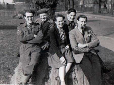 Joan Clarke y el equipo del Hut 8, circa 1946
