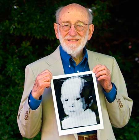 Russell Kirsch con la imagen escaneada de su hijo