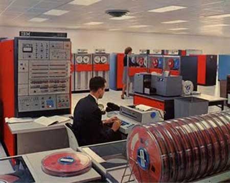 Sala de ordenador alrededor de 1965, con un IBM 360