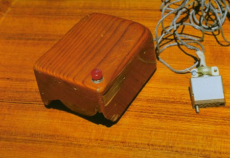 Primer ratón, con la caja de madera