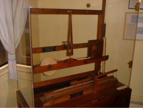 Primer modelo de telégrafo de Morse de 1835